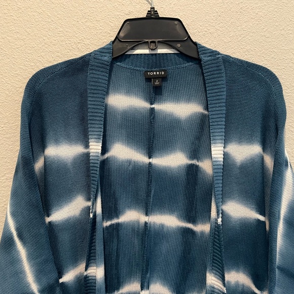 Torrid Blue White Cardigan Long Line Tie Dye Dip Dye Soft Cotton Blend Boho 2X - Picture 3 of 7